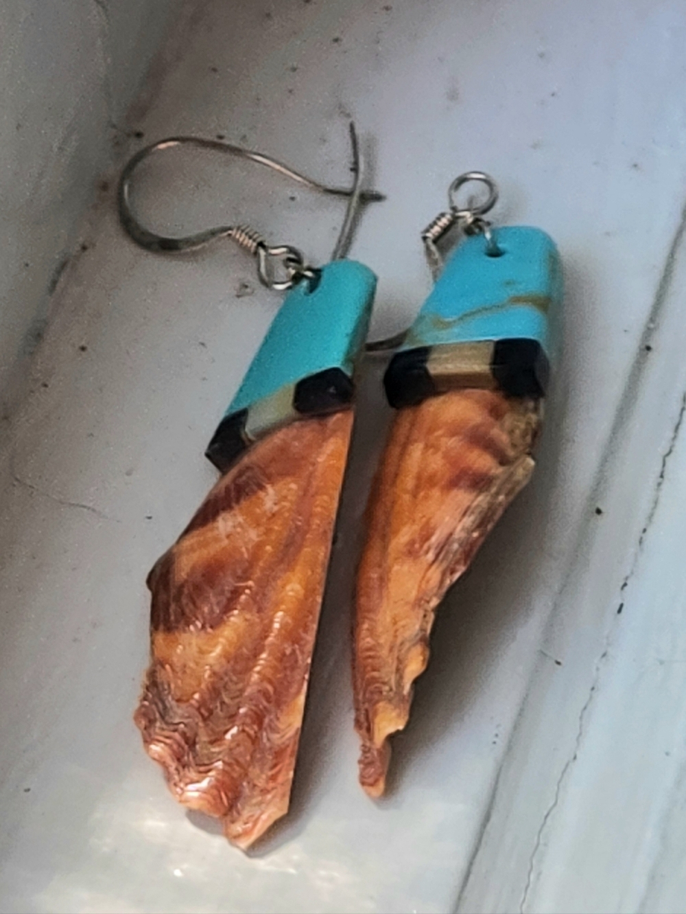 SANTO DOMINGO NATIVE AMERICAN SPINY OYSTER TURQOUISE EARRINGS - Picture 4 of 7